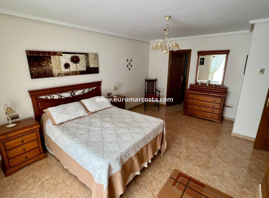 Sale - Chalet - Catral