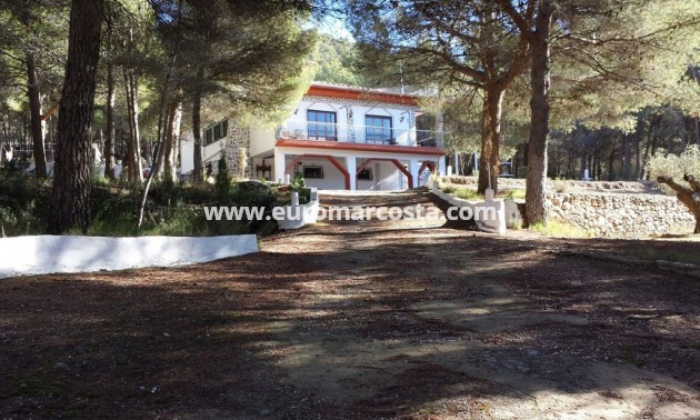 Sale - Country house - Castalla