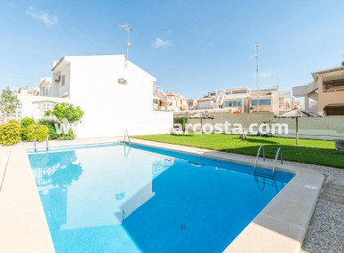 Adosado - Venta - Torrevieja - TORREVIEJA