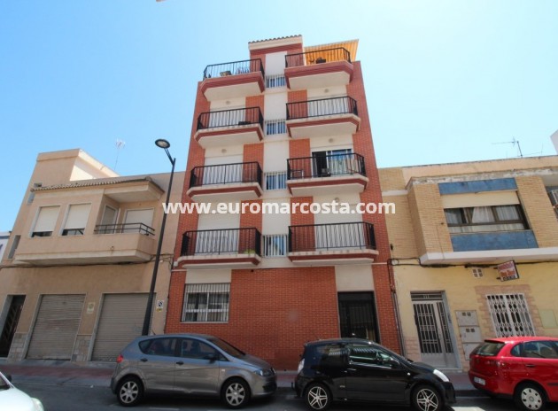 Apartment / flat · New Build · Guardamar del Segura · Guardamar pueblo