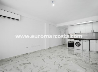Apartment / flat - Sale - Torrevieja - Avenida Habaneras - Curva de Palangre