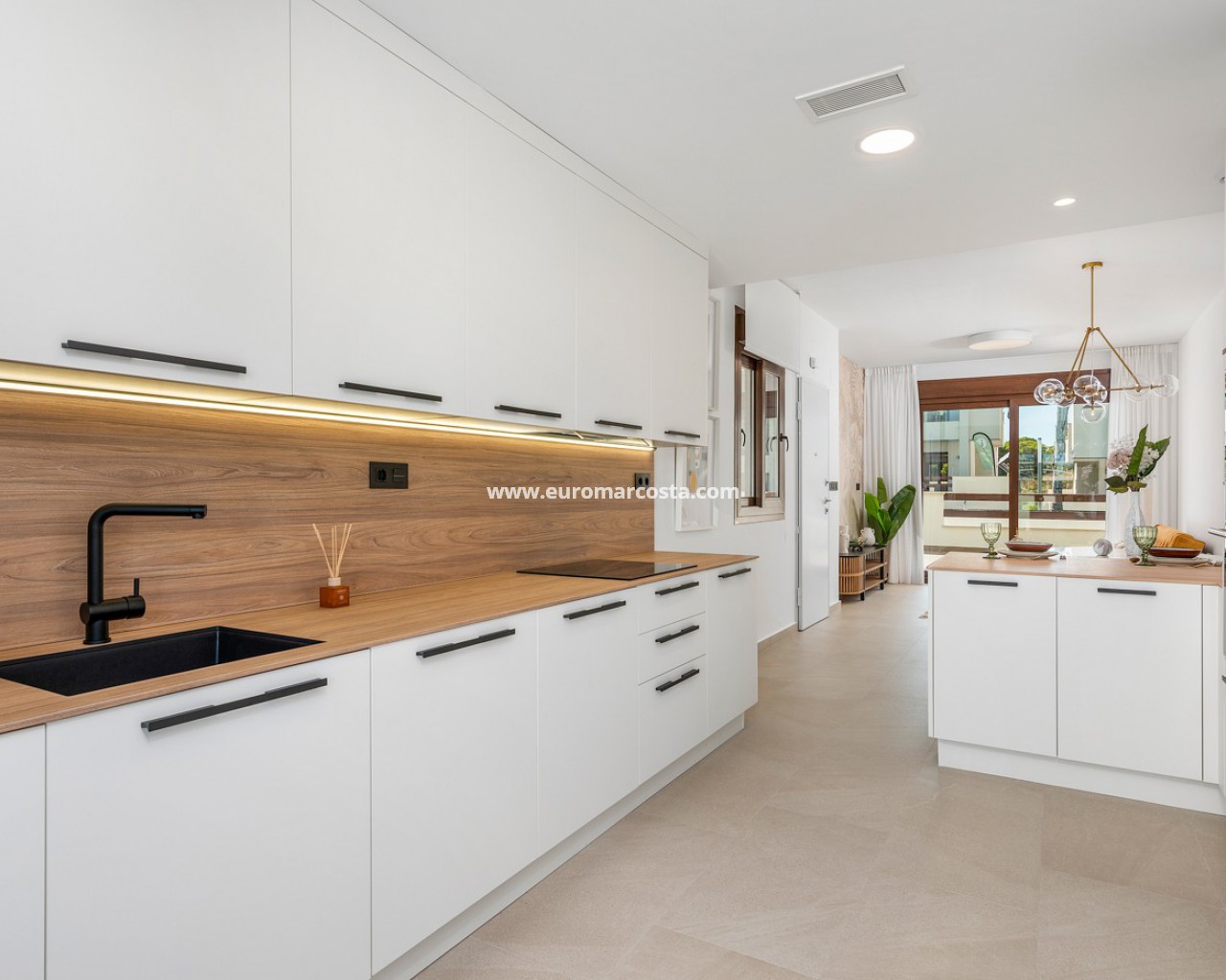 Bungalow · Nueva construcción  · Torrevieja · Y-70134