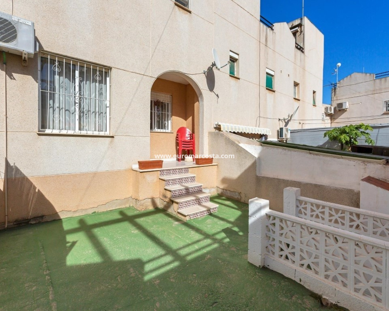 Bungalow Planta Baja · Objekte zum Wiederverkauf · Torrevieja · 4518