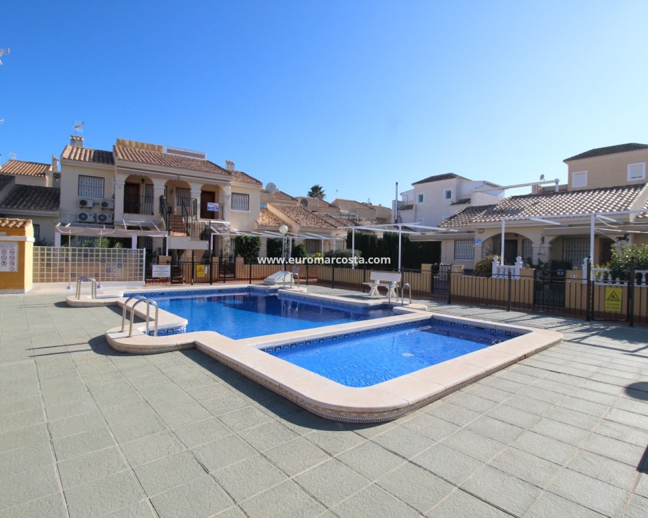 Bungalow · Sale · Guardamar del Segura · 3972