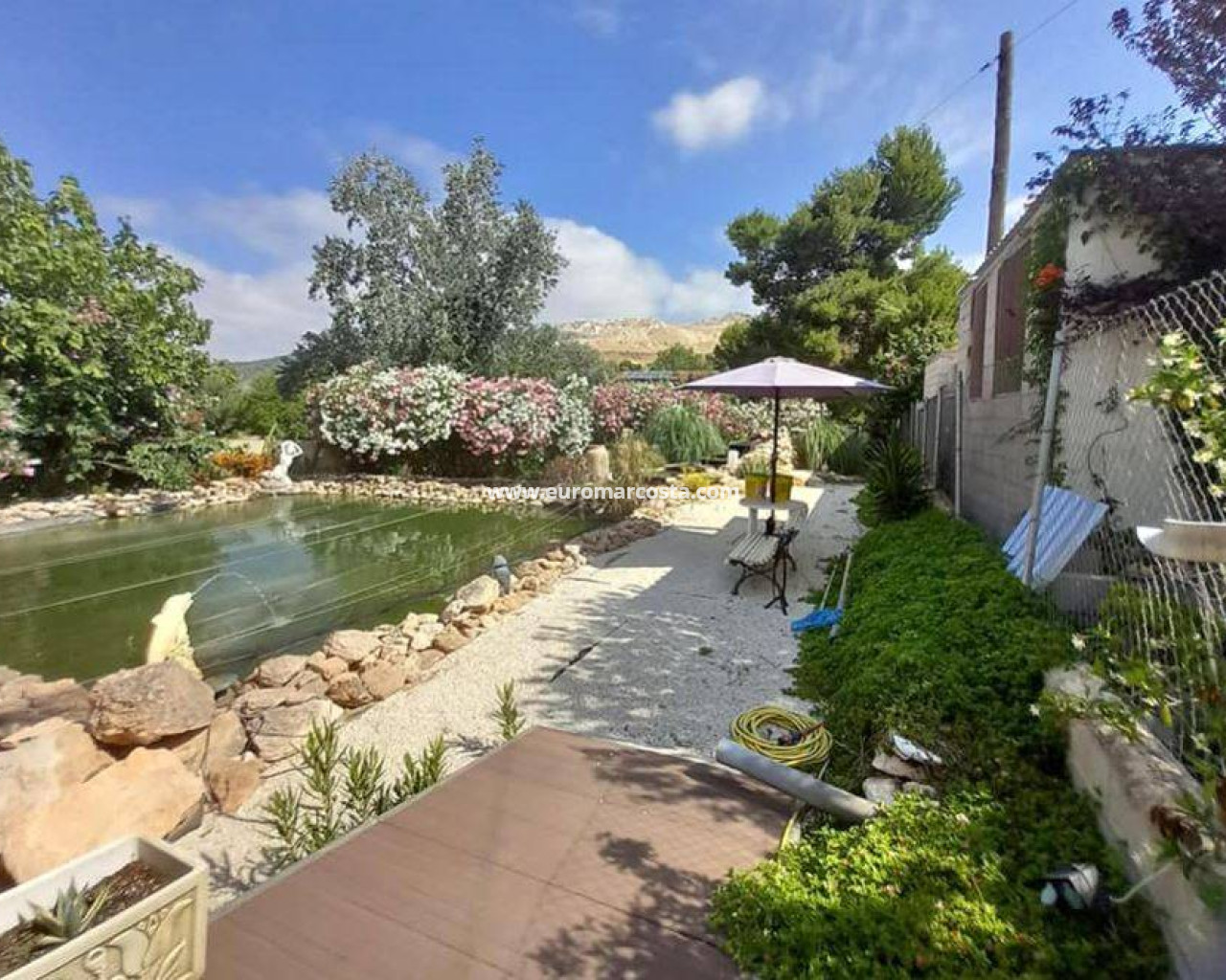 Casa de campo · Venta · Algueña · I-96324