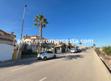 Chalet - Venta - Los Montesinos - La herrada