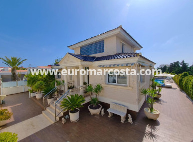 - CHALET - Venta - Torrevieja - La Mata