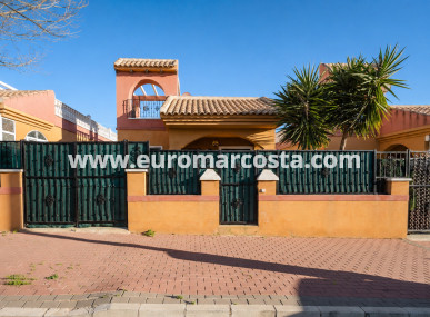 Chalet - Venta - Torrevieja - TORREVIEJA