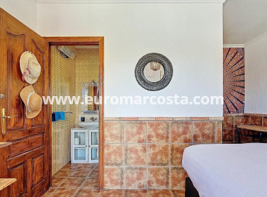 Country house - Sale - Crevillent - Comunidad valenciana