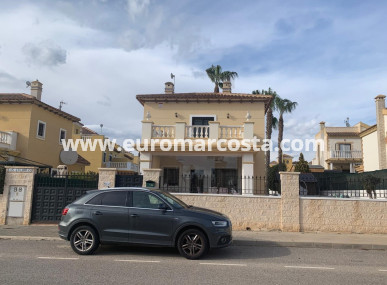 Detached House / Villa - Objekte zum Wiederverkauf - Guardamar del Segura - Guardamar del Segura