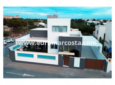 Detached House / Villa - Objekte zum Wiederverkauf - Orihuela Costa - Orihuela Costa