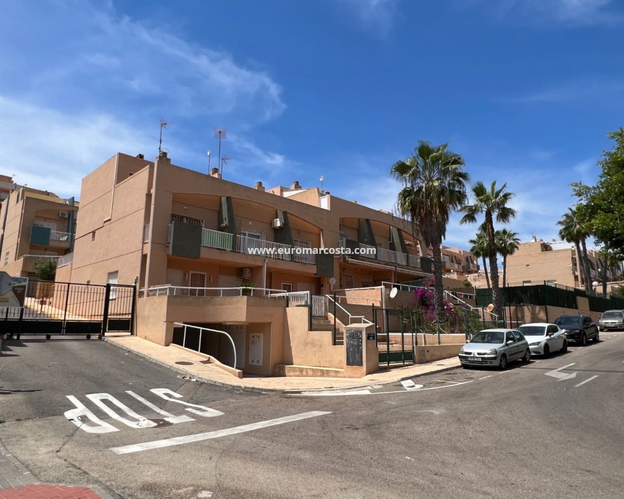 Duplex · Venta · La Mata · 4237