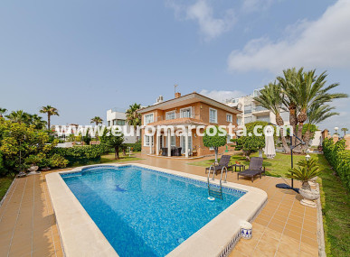 Haus - Objekte zum Wiederverkauf - Torrevieja - TORREVIEJA