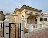 Objekte zum Wiederverkauf - Bungalow - Torrevieja - TORREVIEJA