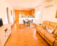 Objekte zum Wiederverkauf - - CHALET - Guardamar del Segura