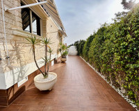 Objekte zum Wiederverkauf - - CHALET - Torrevieja - La Mata