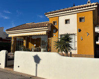 Objekte zum Wiederverkauf - Detached House / Villa - Los Montesinos