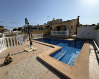 Objekte zum Wiederverkauf - Villa / Doppelhaushälfte - Torrevieja - Los Balcones - Los Altos del Edén