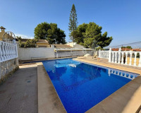 Objekte zum Wiederverkauf - Villa / Doppelhaushälfte - Torrevieja - Los Balcones - Los Altos del Edén