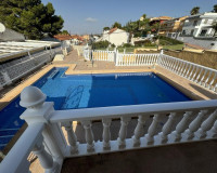 Objekte zum Wiederverkauf - Villa / Doppelhaushälfte - Torrevieja - Los Balcones - Los Altos del Edén