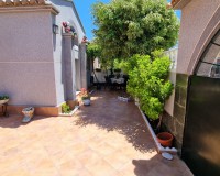 Objekte zum Wiederverkauf - Villa / Doppelhaushälfte - Torrevieja - TORREVIEJA