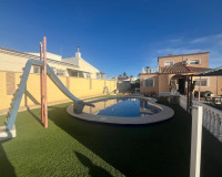Objekte zum Wiederverkauf - Villa freitstehend - Torrevieja - TORREVIEJA