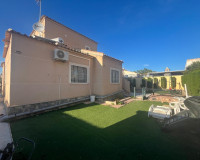 Objekte zum Wiederverkauf - Villa freitstehend - Torrevieja - TORREVIEJA