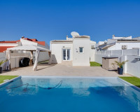 Objekte zum Wiederverkauf - Villa freitstehend - Torrevieja - TORREVIEJA