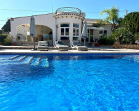 Objekte zum Wiederverkauf - Villa freitstehend - Torrevieja - TORREVIEJA