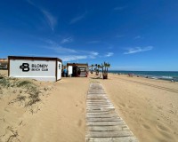 Objekte zum Wiederverkauf - Wohnung - Torrevieja - Playa de los Naufragos