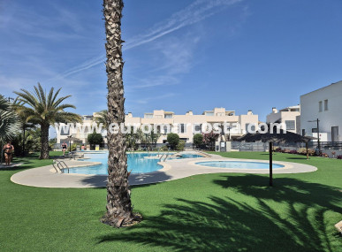 Townhouse - Sale - Torrevieja - Aguas Nuevas