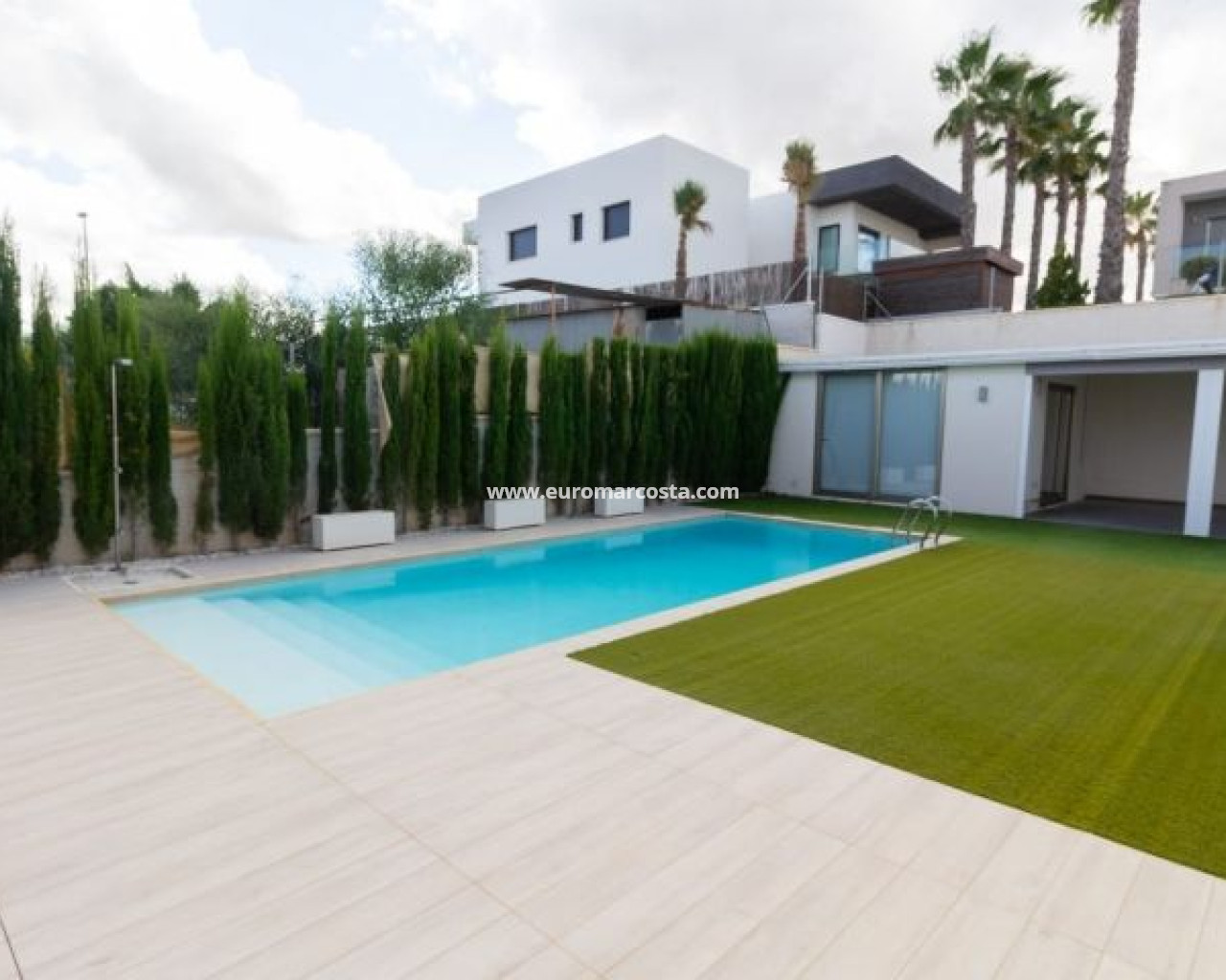 Villa freitstehend · Objekte zum Wiederverkauf · Benijofar · SO-52583