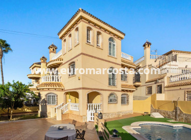 Villa freitstehend - Objekte zum Wiederverkauf - Orihuela Costa - Orihuela Costa