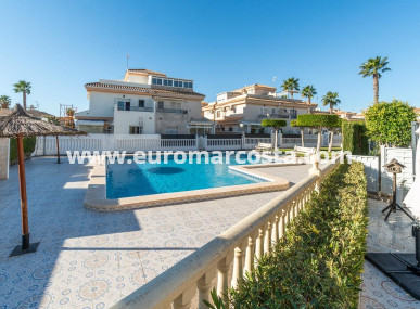 Villa freitstehend - Objekte zum Wiederverkauf - Orihuela Costa - Orihuela Costa