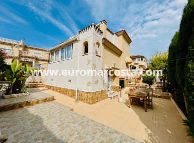 Villa freitstehend - Objekte zum Wiederverkauf - Orihuela Costa - Orihuela Costa