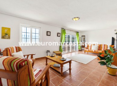 Villa freitstehend - Objekte zum Wiederverkauf - Orihuela Costa - Orihuela Costa