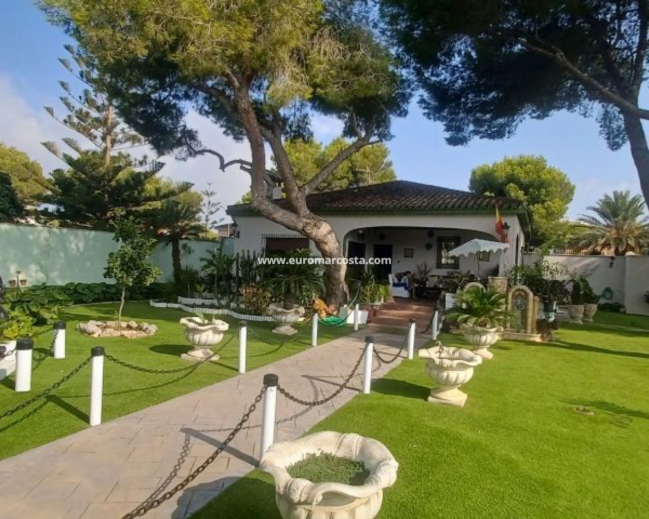 Villa freitstehend · Objekte zum Wiederverkauf · Orihuela Costa · SO-34191