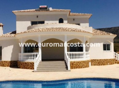 Villa freitstehend - Objekte zum Wiederverkauf - Pinós - Alicante