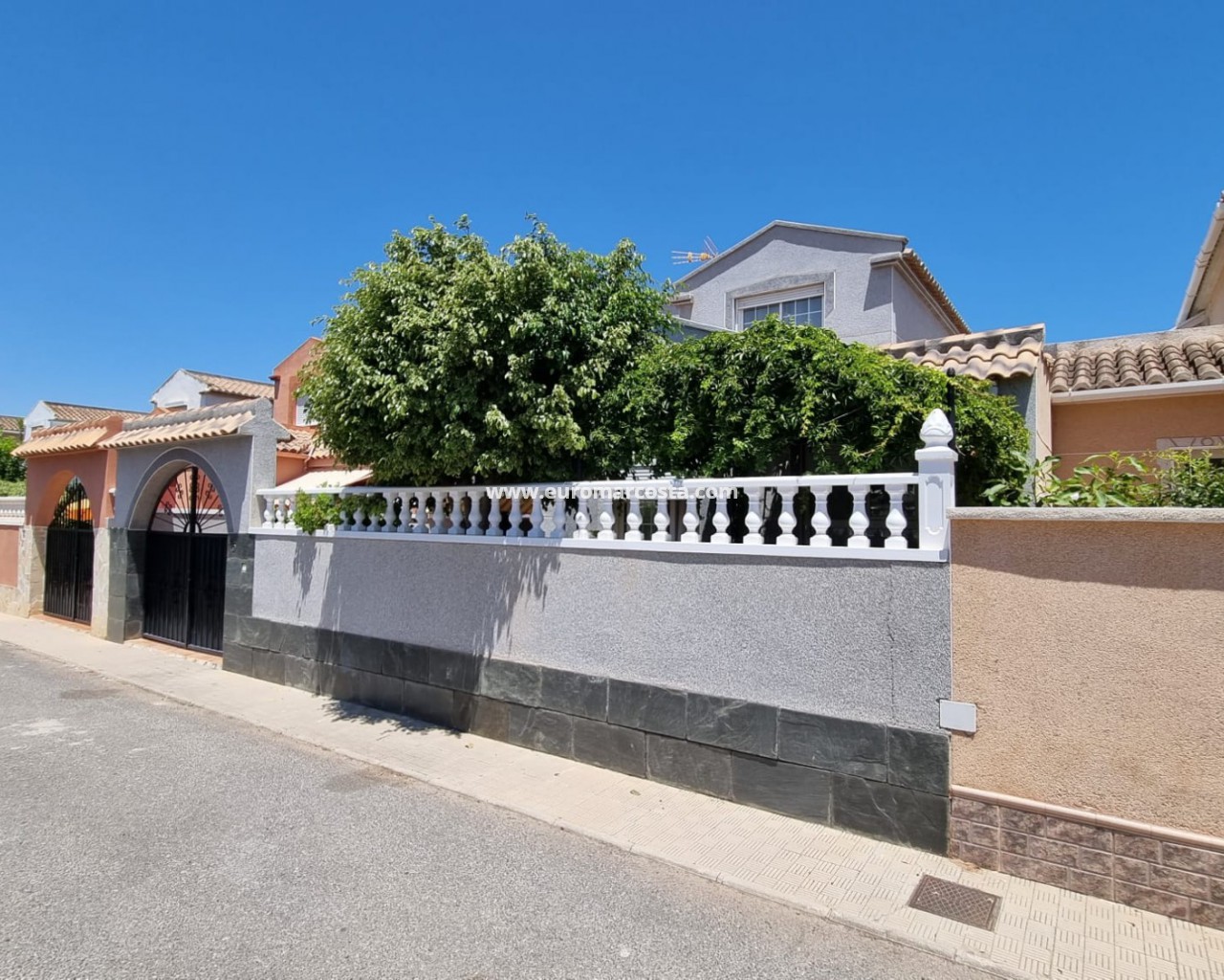Villa freitstehend · Objekte zum Wiederverkauf · Torrevieja · 4262