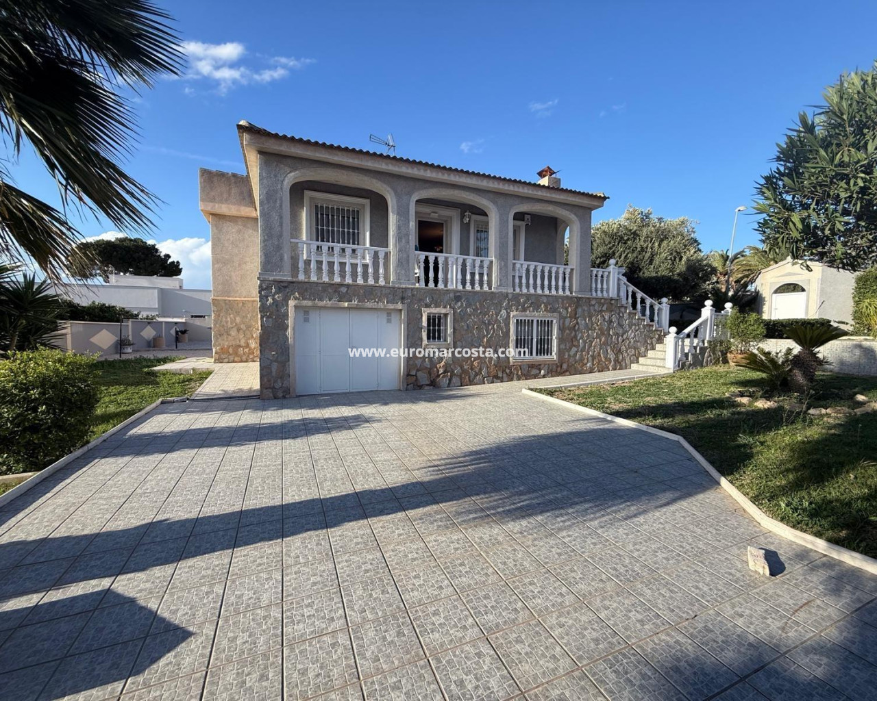 Villa freitstehend · Objekte zum Wiederverkauf · Torrevieja · H-18431