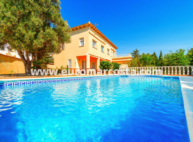 Villa freitstehend - Objekte zum Wiederverkauf - Torrevieja - La Mata