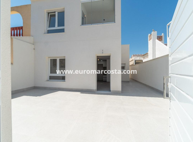 Villa freitstehend · Objekte zum Wiederverkauf · Torrevieja · TORREVIEJA