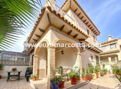 Villa freitstehend - Objekte zum Wiederverkauf - Torrevieja - TORREVIEJA