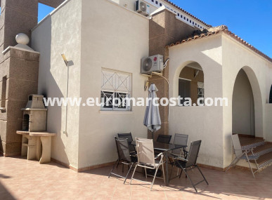 Villa freitstehend - Objekte zum Wiederverkauf - Torrevieja - TORREVIEJA