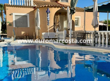 Villa freitstehend - Objekte zum Wiederverkauf - Torrevieja - TORREVIEJA