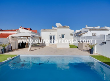 Villa freitstehend - Objekte zum Wiederverkauf - Torrevieja - TORREVIEJA