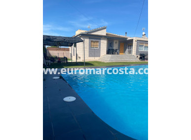 Villa freitstehend - Objekte zum Wiederverkauf - Torrevieja - TORREVIEJA