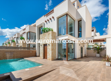 Villa - New Build - La Manga del Mar Menor - Murcia