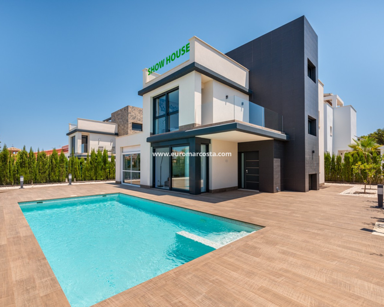 Villa · Nueva construcción  · La Manga del Mar Menor · Y-15495