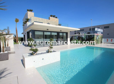 Villa - Nueva construcción  - San Miguel de Salinas - San Miguel de Salinas